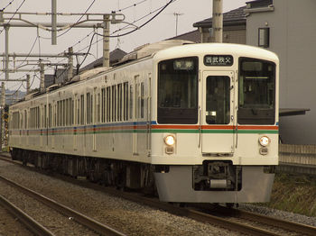 800px-Seibu-railway-4000-20090824[1].jpg